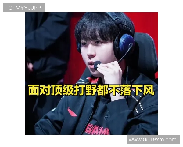 FPX战队实力引发热议电竞圈对其表现的不同看法与分析